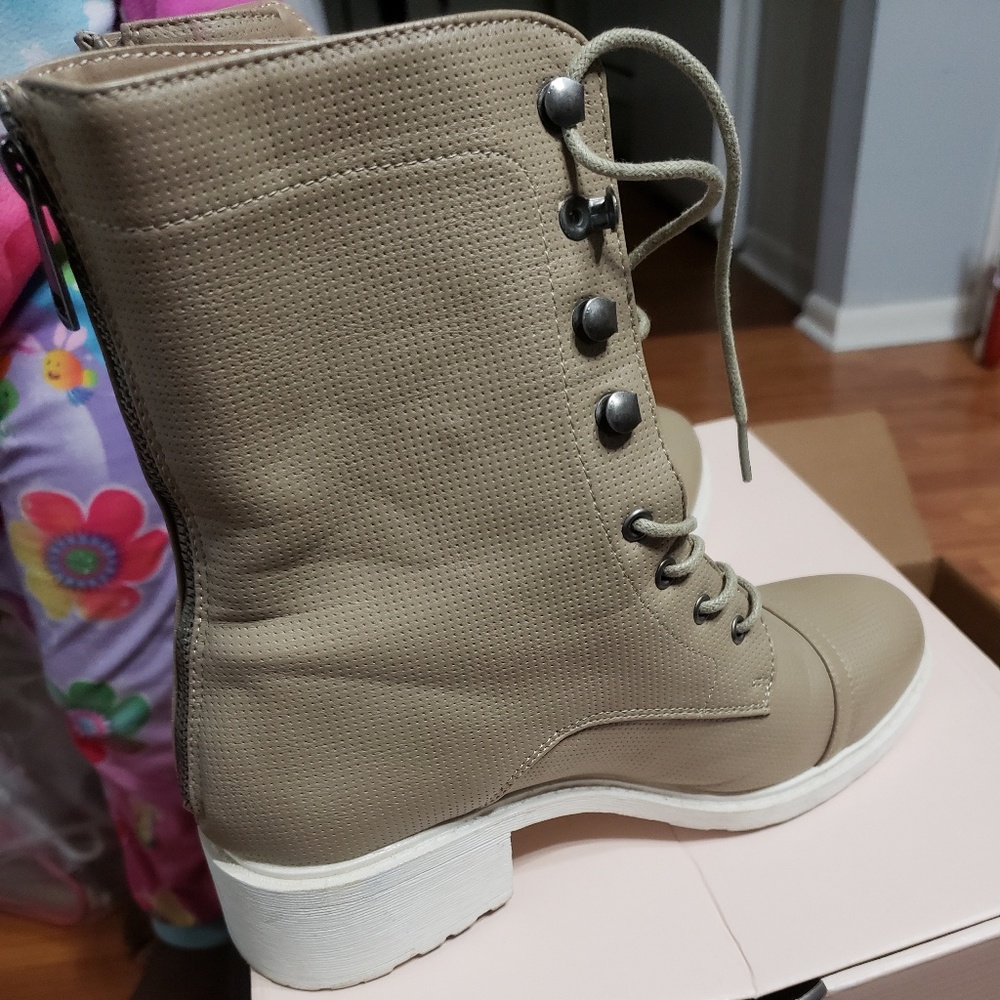 Womans boots